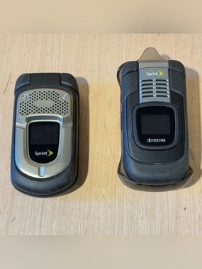 2-Kyocera DuraXT E4277-E4210 Blk & Silver (Sprint) Flip Phones UNTESTED Read Blw